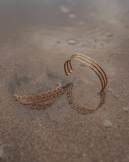 Bracelets joncs dorés trois branches