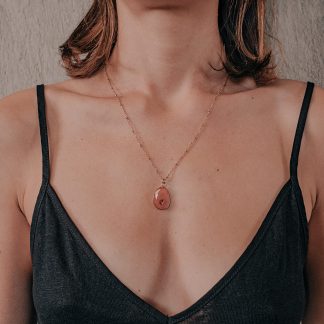collier pendentif rose
