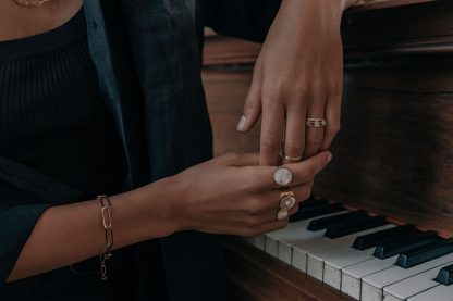 Apia bague ronde blanche