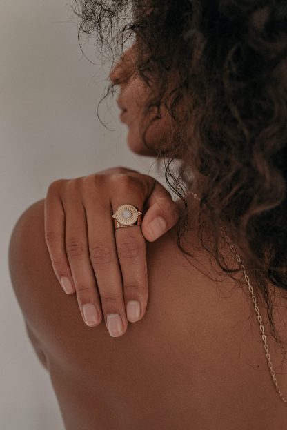 Harare bague ronde dorée et blanche